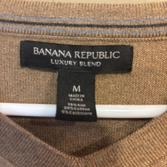 Banana Republic Men’s Size M V-Neck Cotton Cashmere Luxury Blend Sweater in Tan - Picture 3 of 4
